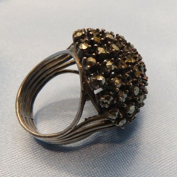 Sterling Silver Ring & hematite size 7 (mssing few stones ,can be replaced) - Picture 1 of 4